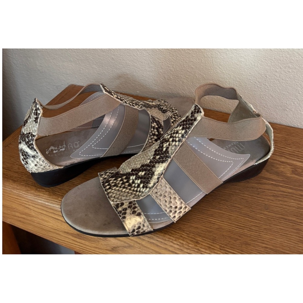 Munro American 8 SS Super Slim Snakeskin Elastic Strap comfort Wedge Sandals